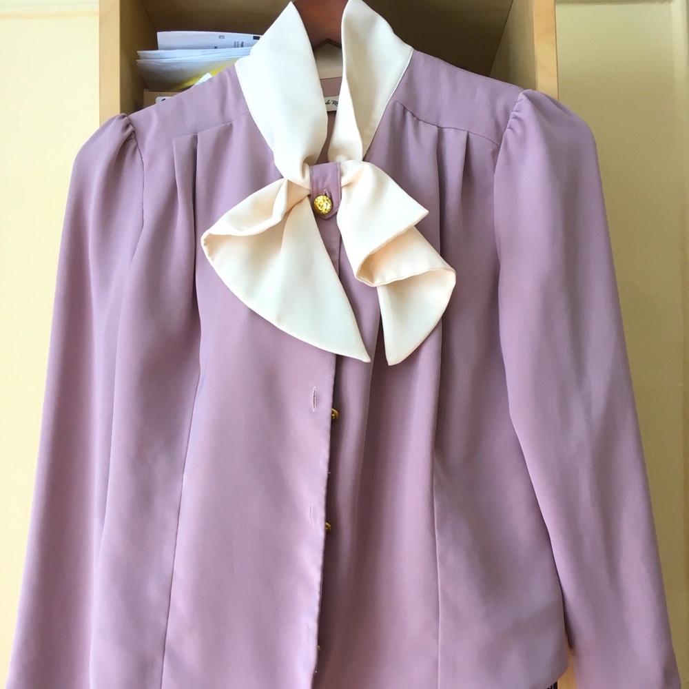 Lilac loose-fitting retro blouse